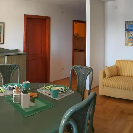 Clorinda Sea View Free Parking Apartment *