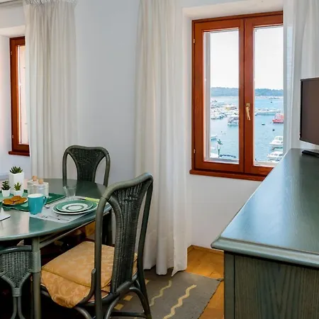 Clorinda Sea View Free Parking Apartment Rovinj